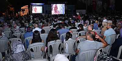 Davraz Mahallesi’nde açık havada sinema keyfi yaşandı