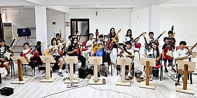 Değirmenönü’nde gitarın dört hali