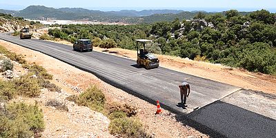 Demre ile Kaş’ı birbirine bağlayan yol sıcak asfalta kavuşuyor