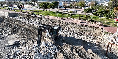 Demre Kömürlük Sahili’ne 450 metre uzunluğunda duvar