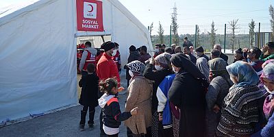 Deprem Bölgesinde 5 Sosyal Market Açıldı