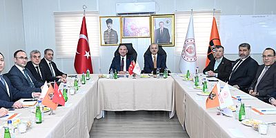 Deprem konutlarıyla yolları eş zamanlı olarak bitecek