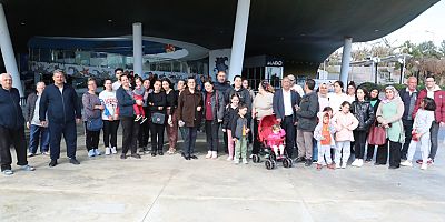 Depremzede vatandaşlara moral gezisi