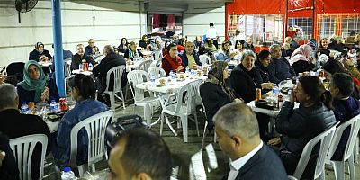 Depremzedeler iftar yemeğinde bir araya geldi