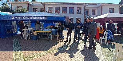 Depremzedeler sıcak çorba ile karşılanıyor
