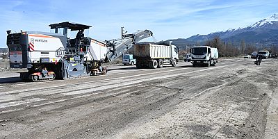 Deri OSB ile Vatan Mahallesi arasındaki yol asfaltlanıyor