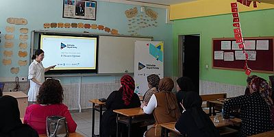 Dijitalde Hayat Kolay projesi kapsamında girişimci kadınlara hibe desteği