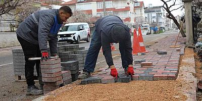 Dikkat kaldırım var: Korkuteli'nde yaya güvenliği artırıyor