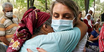 Dilek İmamoğlu ve İstanbul Vakfı'nın yardım tırı afet bölgesinde