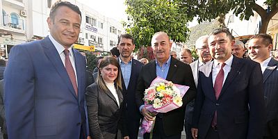Dışişleri Bakanı Çavuşoğlu Kaş Belediyesinin iftar programına katıldı