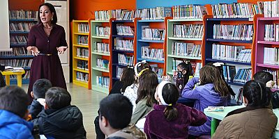 Doğan Hızlan Kütüphanesi’nde imza etkinliği 