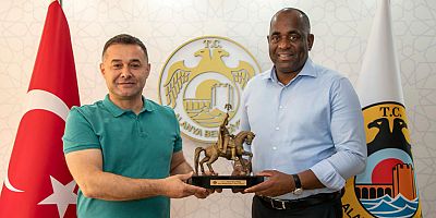 Dominika Başbakanı Rooservelt Skerritt'ten Başkan Yücel'e ziyaret