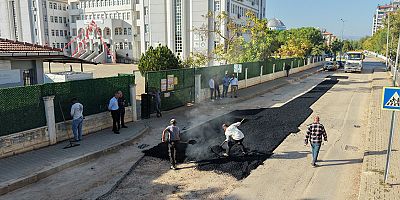 Döşemealtı Belediyesi'nden Çıplaklı Mahallesi'nde asfalt çalışması