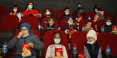 Döşemealtı Belediyesi’nden karne hediyesi 