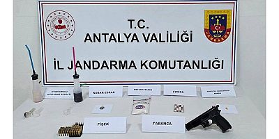 Döşemealtı İlçesinde Uyuşturucu Operasyonu