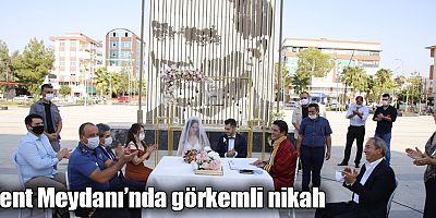 Döşemealtı'nda Kent Meydanı’nda görkemli nikah