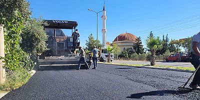 Döşemealtı’nda yollar sıcak asfaltla kaplanıyor