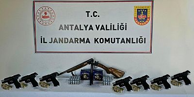 Döşemealtı ve Aksu'da ruhsatsız tabanca operasyonu