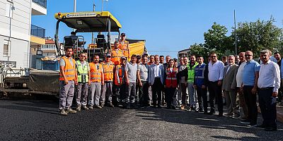 Döşemealtı Yeniköy’de altyapısı tamamlanan yollar asfaltlanıyor