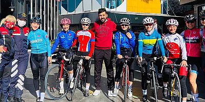 Döşemealtılı Selinay Milli gurur yaşattı