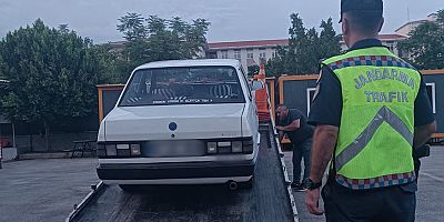 Drift yapan 2 araca Jandarma ekiplerince işlem yapıldı
