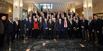 Duayen siyasetçilerden İmamoğlu'na destek ziyareti