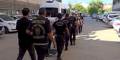 Dublör Kullanarak Sahte Vekaletle Gayrimenkul Satışına Teşebbüs Eden 10 Şüpheli Yakalandı 