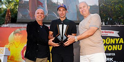 Dünya Şampiyonu Razgatlıoğlu Alanya'da coşkuyla karşılandı