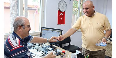 Eğitim Bir Sen’den aşure ikramı