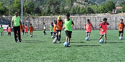 Emre Mahallesi Spor Kompleksinde yetenekli sporcular yetiştiriliyor