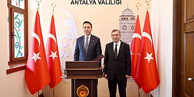 Enerji ve Tabii Kaynaklar Bakanı Alparslan Bayraktar'dan Antalya Valiliği'ne ziyaret