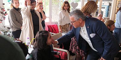 Engelli bireyler yılbaşı partisinde eğlendi 