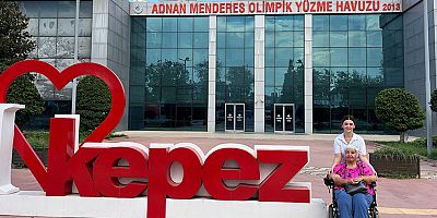 Engelli vatandaşın yüzme hayali Kepez Belediyesi ile gerçek oldu