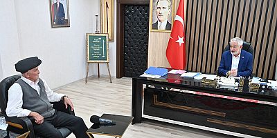 Ethem Amca 30 Ağustos Zafer Bayramı’nı okuduğu zafer şiirleriyle kutladı