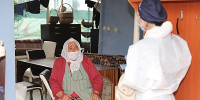 Evde Sağlık Hizmetleri pandemide de aralıksız sürüyor