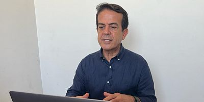 Fakir toprakların zengin ağacı keçiboynuzu