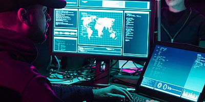 Finans sektörü ve savunma sanayi hedef tahtasında  