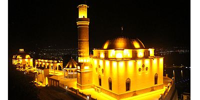 Finike Eroğlu Nuri Cami gece de ışıl ışıl