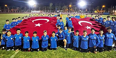 Futbol okulundan Cumhuriyet kutlaması 