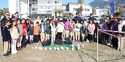 Galip Dere Halk Plajı'nda çöp kategorize çalışması gerçekleştirildi