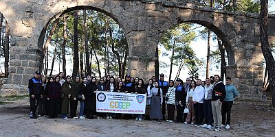 “Geleceğimizi Yazan Genç Yürekler” Projesi Kapsamında Gençler Tarihle Buluşturuldu