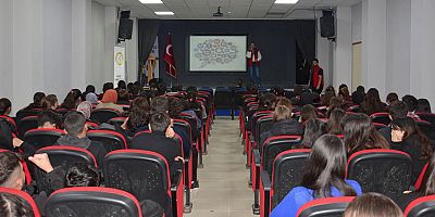 Gelecek Sizinle Gülecek Projesi ile Gençler Güvenli Yarınlara Hazırlanıyor