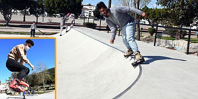 Gençler Kemer'in ilk skate parkında eğleniyor