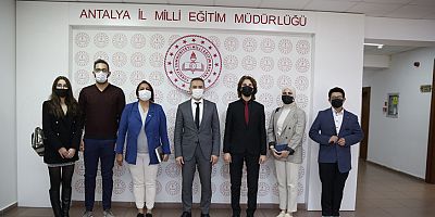 Gençlik Meclisi dolu dizgin çalışıyor, İl Milli Eğitim Müdürünü ziyaret ettiler