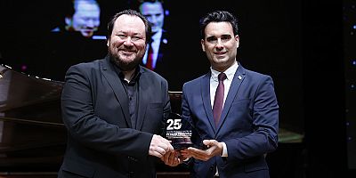 Gökhan Aybulus Antalyalıları büyüledi