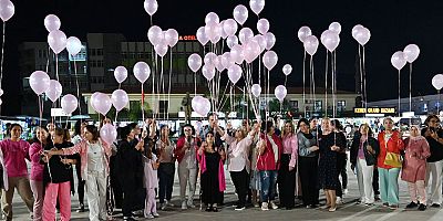 Gökyüzüne pembe balon bıraktılar 