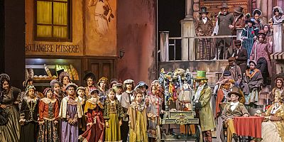 Görkemli opera ‘La Bohème’ Antalya DOB sahnesinde