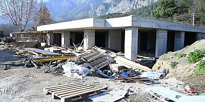 Göynük kapalı pazar yerinde çalışmalar hızla devam ediyor