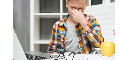 Göz kuruluğu şikayeti çocukluk yaşına indi