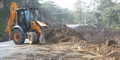 Gümüşkavak Yolu'nda oluşan heyelanın izleri silindi